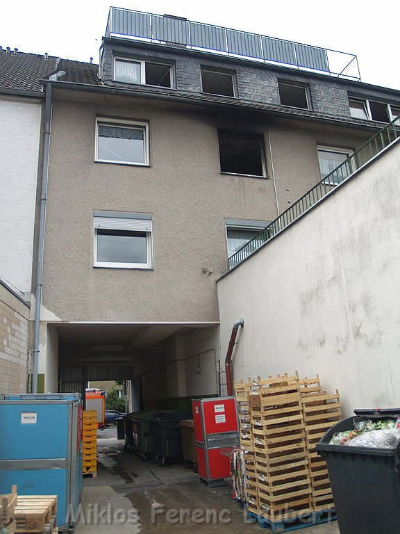 Kuechenbrand Koeln Holweide Bergisch Gladbacherstr P80.JPG